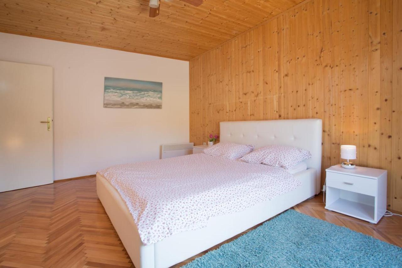 Holiday Home Antonija Stari Grad  Eksteriør billede
